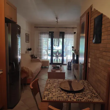 Korina - Beachfront Maisonette Between & Metamorphosis