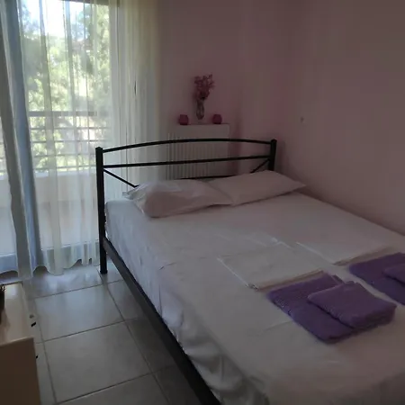Korina - Beachfront Maisonette Between & Metamorphosis Villa
